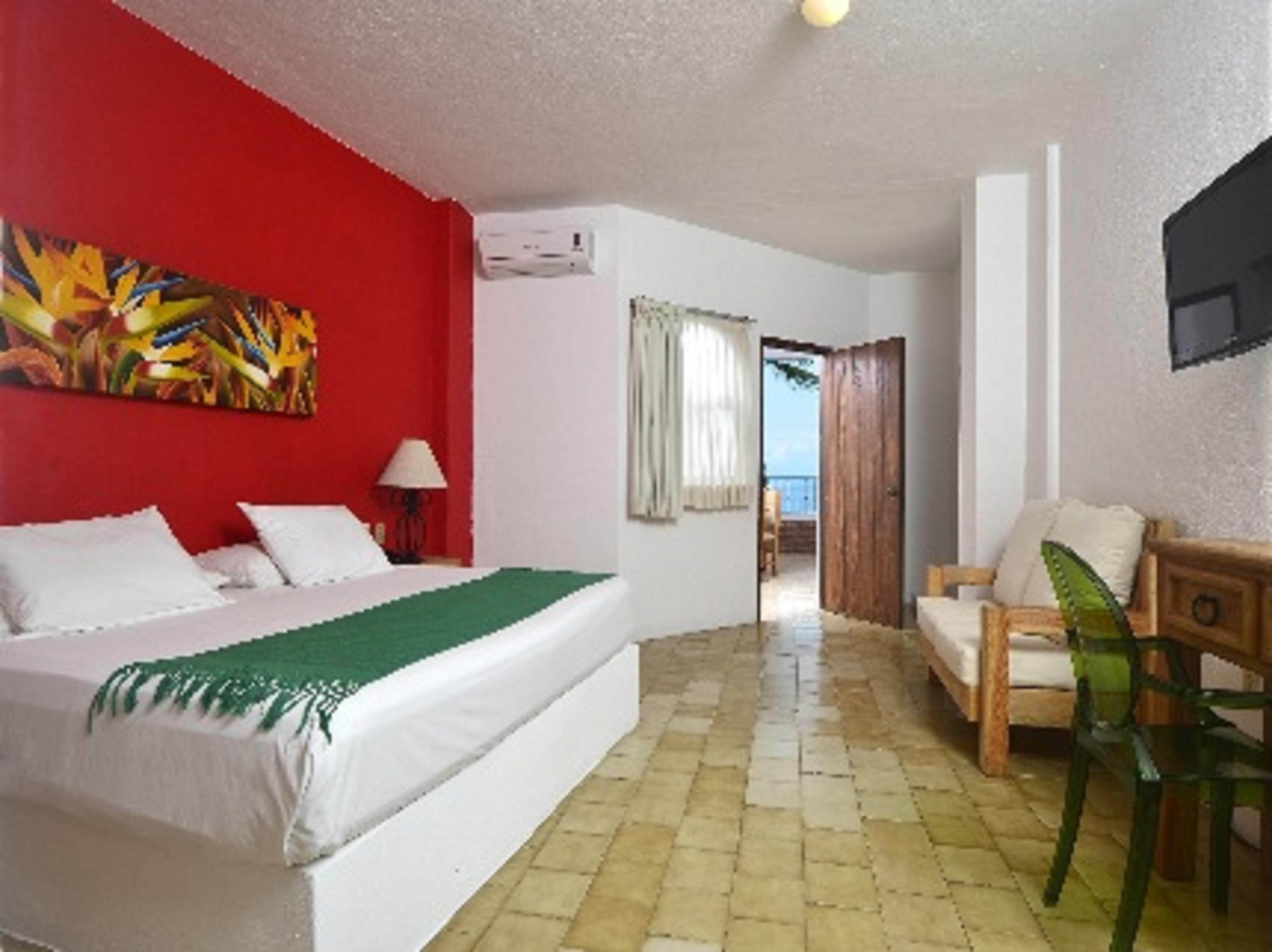 Emperador Vallarta Beachfront Hotel And Suites Пуэрто-Вальярта Экстерьер фото