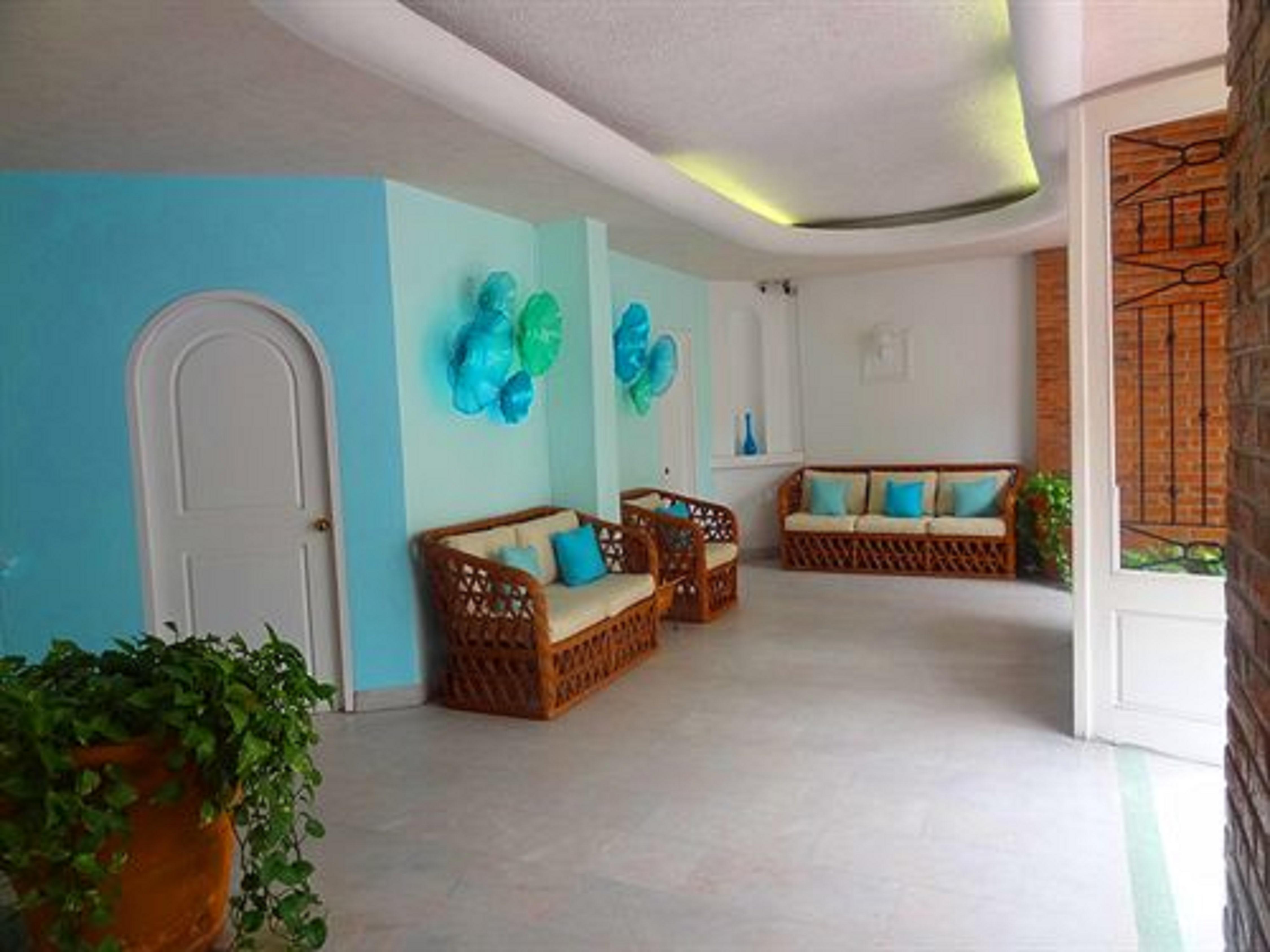 Emperador Vallarta Beachfront Hotel And Suites Пуэрто-Вальярта Экстерьер фото