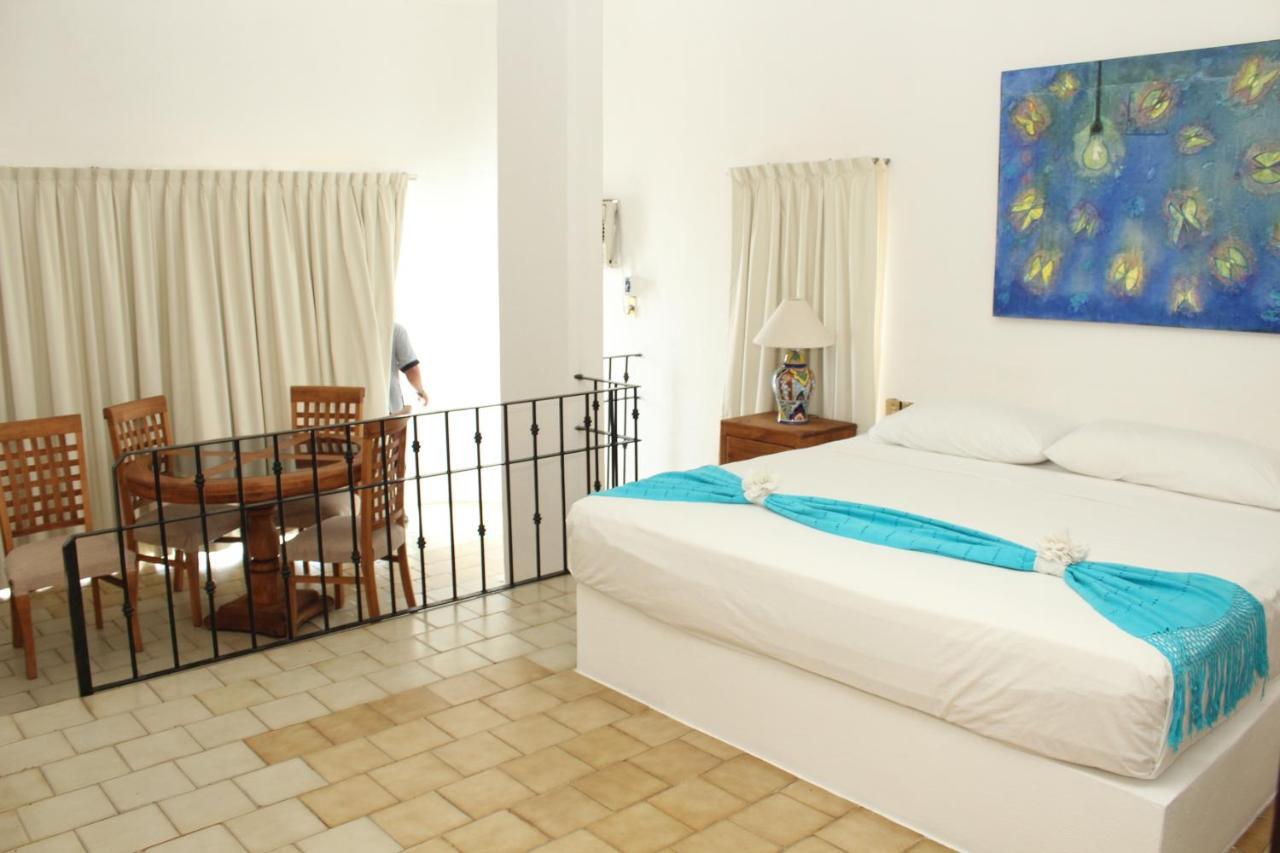 Emperador Vallarta Beachfront Hotel And Suites Пуэрто-Вальярта Экстерьер фото